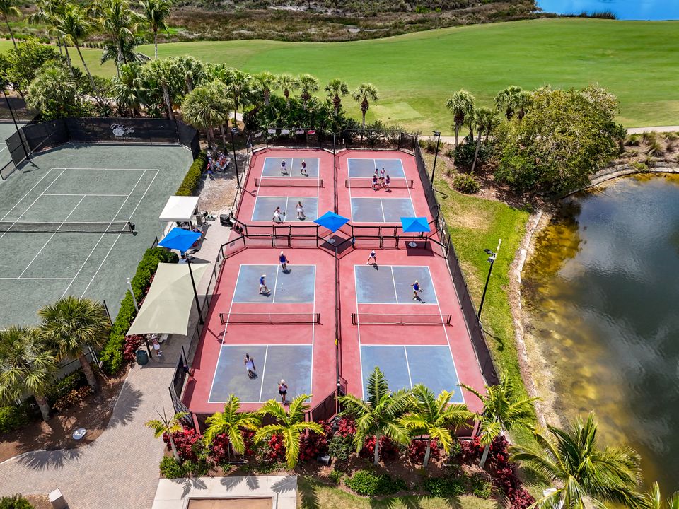 3950 Deer Crossing Ct #203, Naples, FL 34114