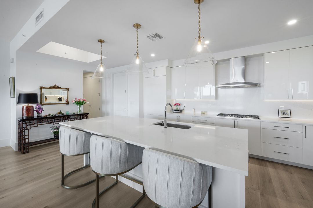 1125 Central Ave #571, Naples, FL 34102
