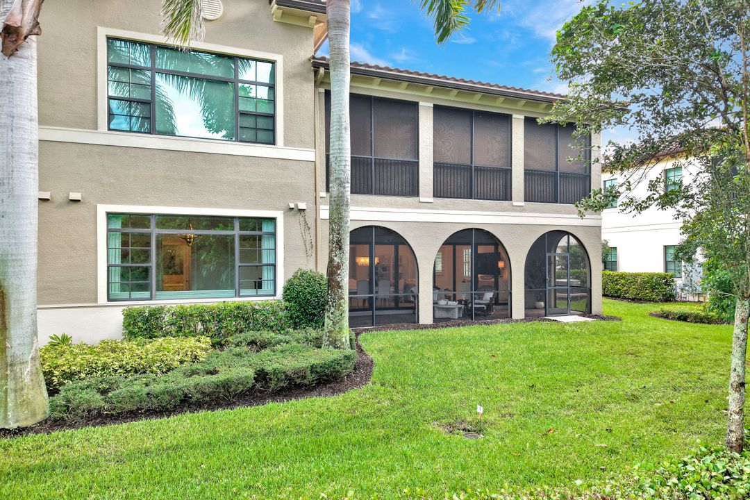2534 Windward Ct #15-101, Naples, FL 34112