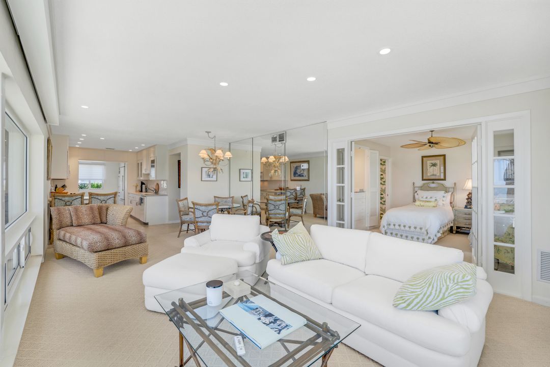 1851 Gulf Shore Blvd N #15, Naples, FL 34102