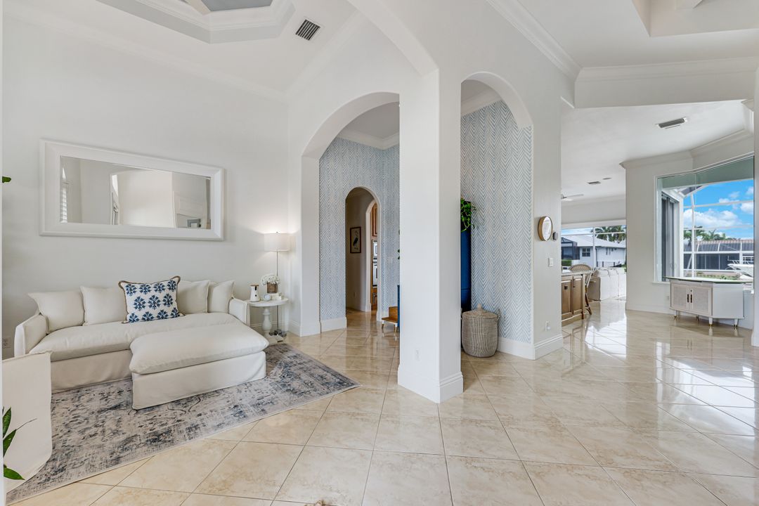 1148 Lamplighter Ct, Marco Island, FL 34145