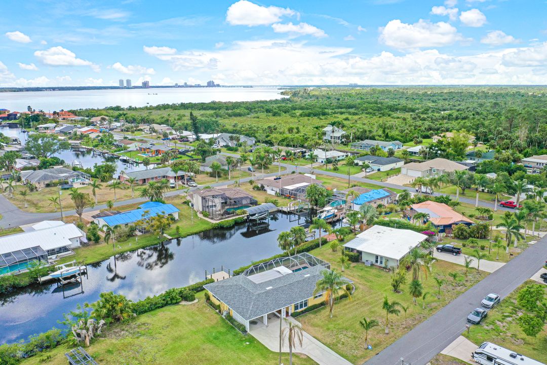 1720 Cascade Way, North Fort Myers, FL 33917