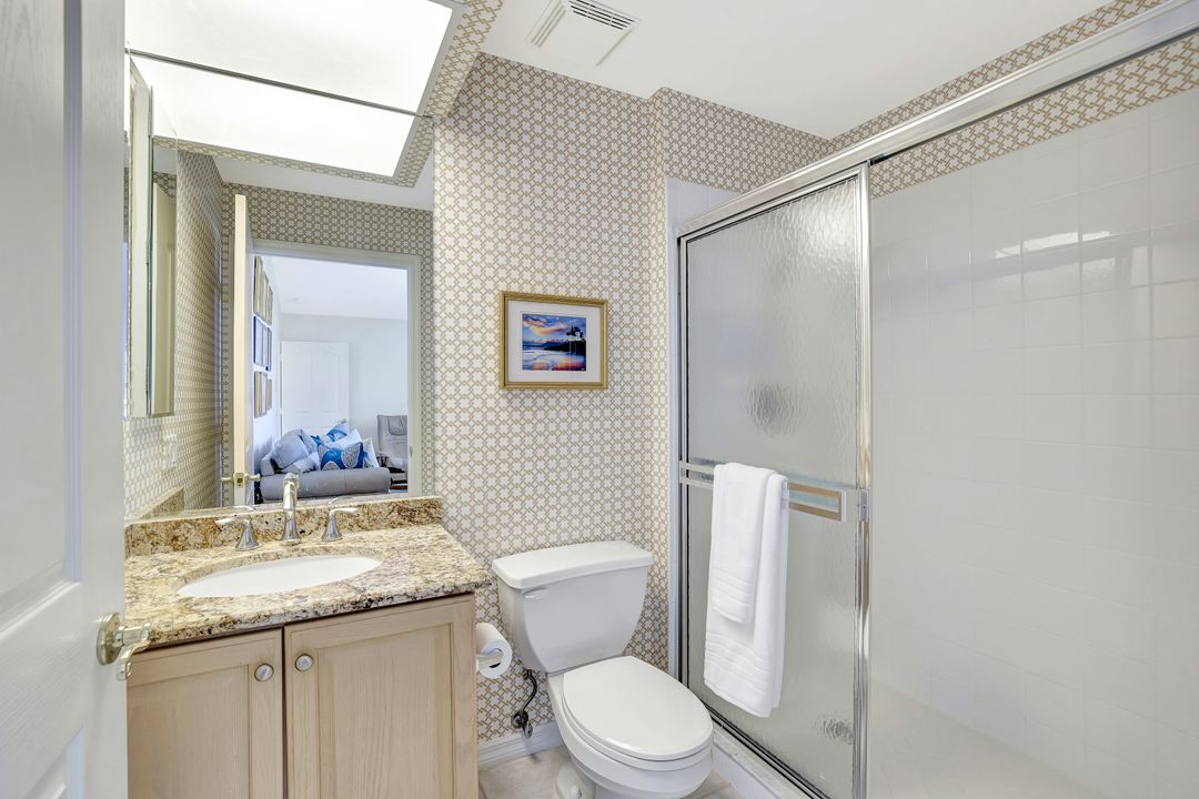 6200 Reserve Cir #404, Naples, FL 34119