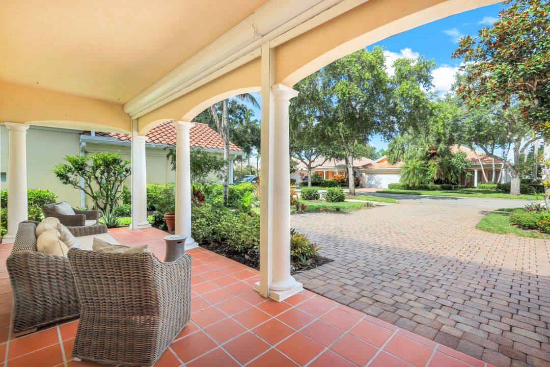 4772 Martinique Wy, Naples, FL 34119