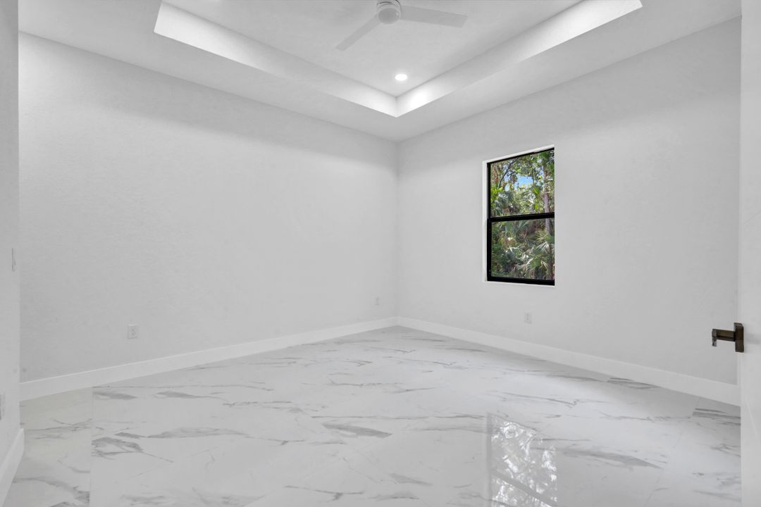 8027 Royal Cir, LaBelle, FL 33935