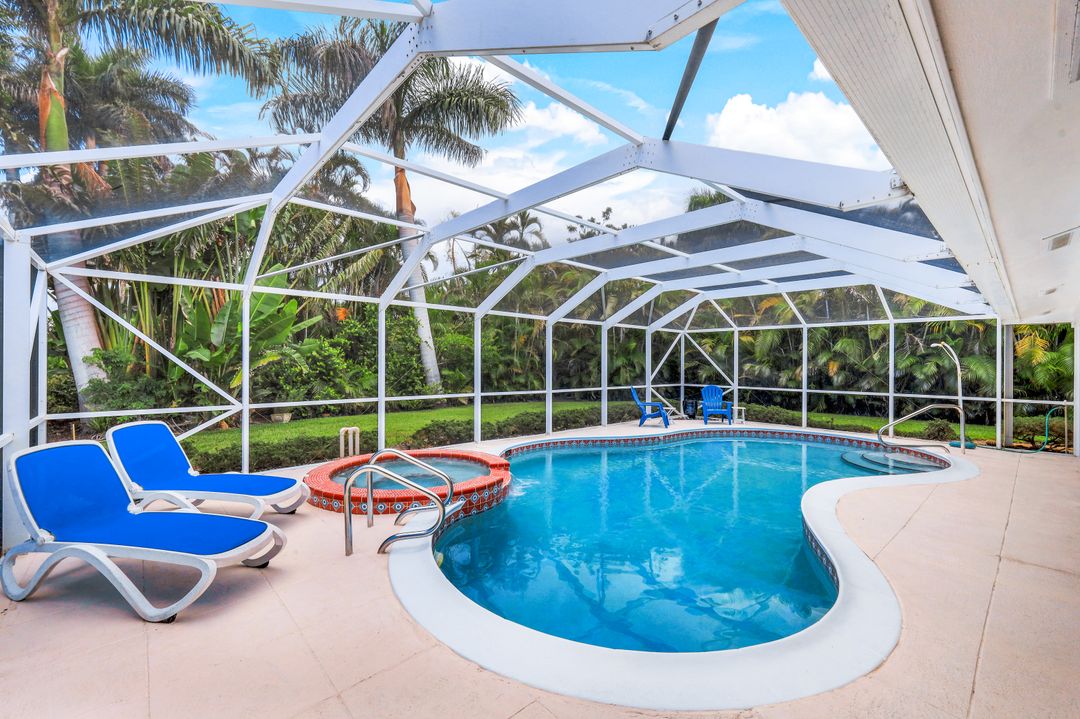 727 Park Shore Dr, Naples, FL 34103