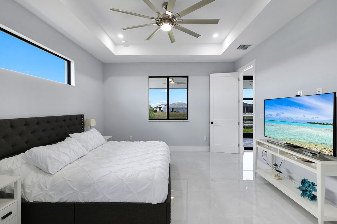 313 NE 5th St, Cape Coral, FL 33990