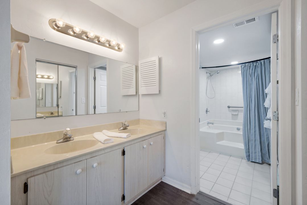 15161 Cedarwood Ln, Naples, FL 34110