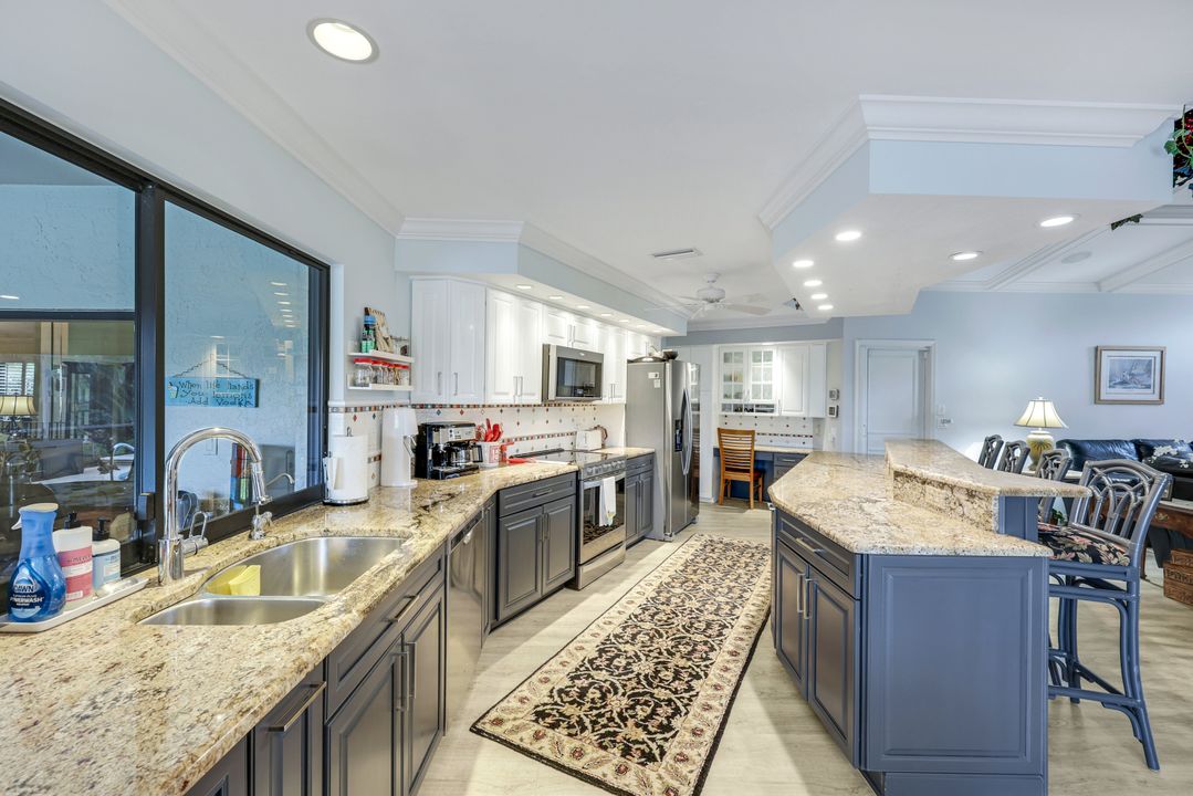 1933 Empress Ct, Naples, FL 34110