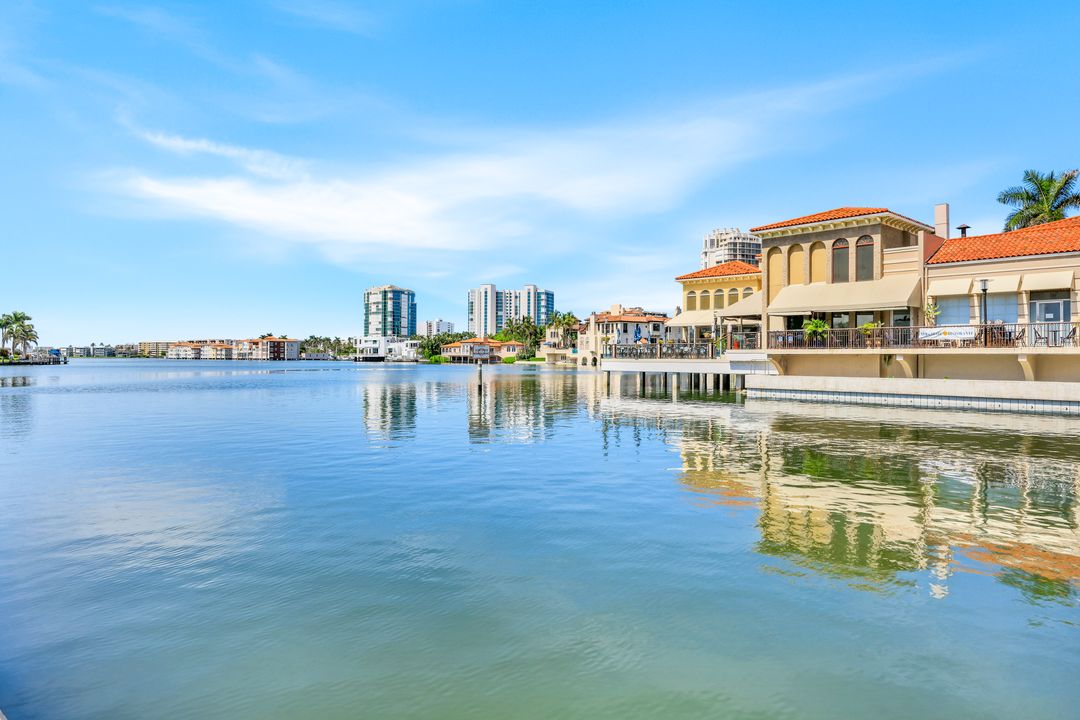 250 Park Shore Dr #801, Naples, FL 34103