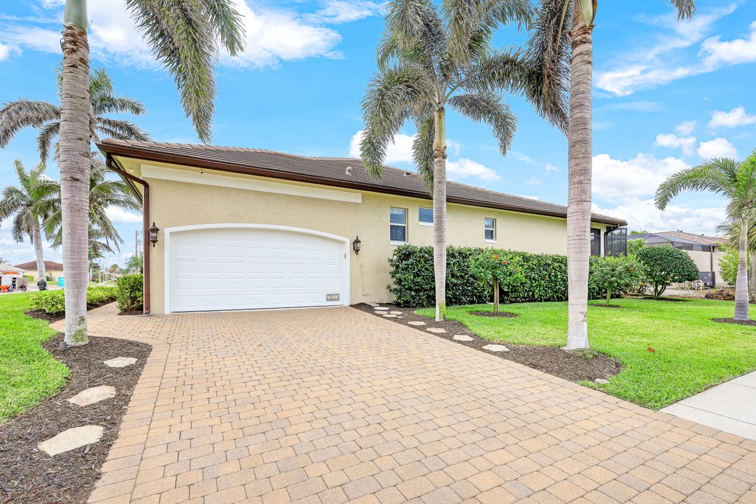 650 Amber Dr, Marco Island, FL 34145