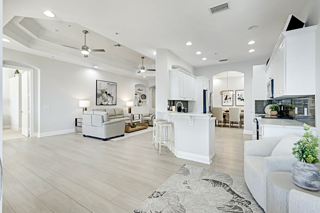 8755 Coastline Ct #201, Naples, FL 34120