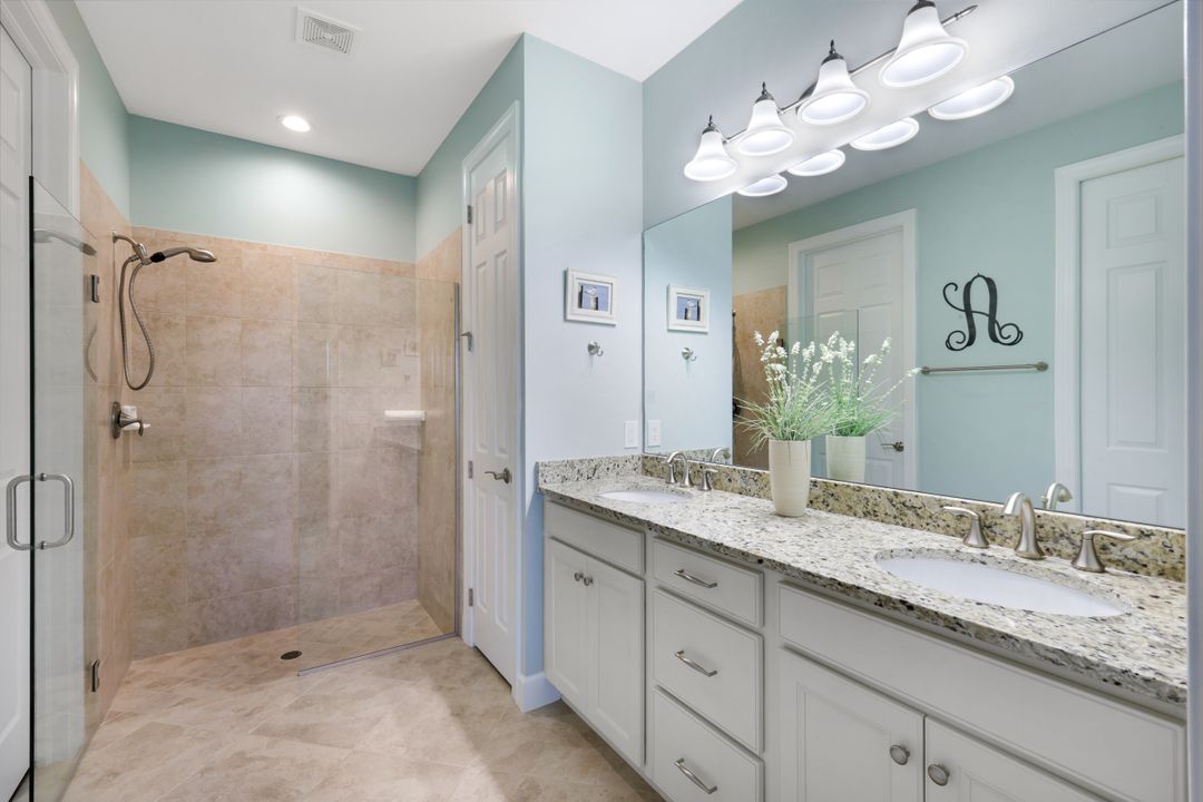 10661 Jackson Square Dr, Estero, FL 33928