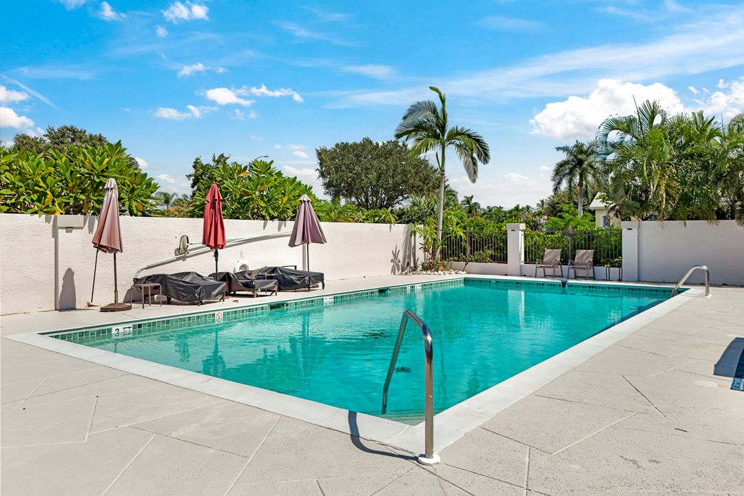 4261 Shetland Ct #205, Naples, FL 34112