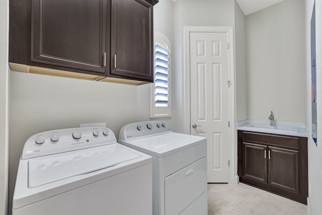 8839 Nautical Landing Cir #202, Naples, FL 34120