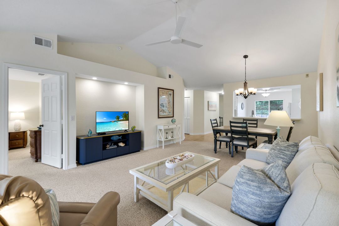 228 Belina Dr #606, Naples, FL 34104