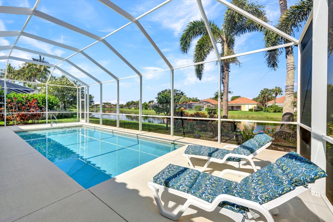 4313 Queen Elizabeth Way, Naples, FL 34119