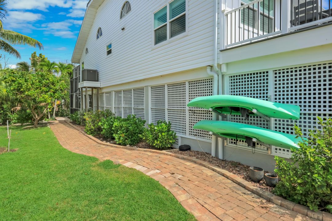 21580 Indian Bayou Dr, Fort Myers Beach, FL 33931