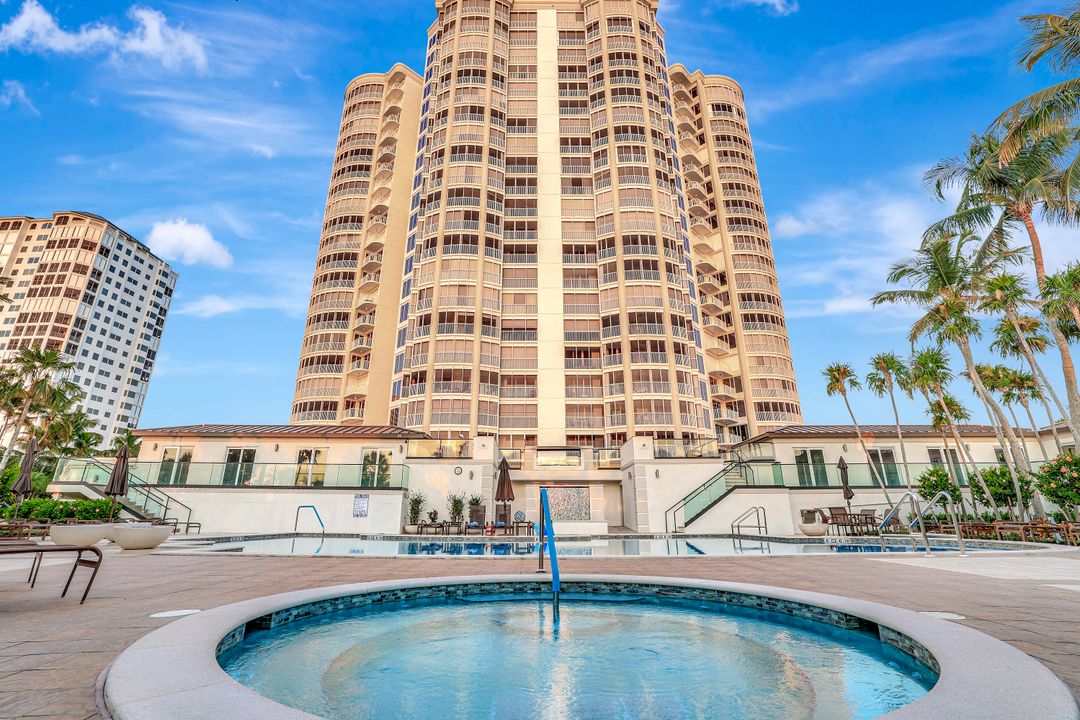 8111 Bay Colony Dr #1102, Naples, FL 34108