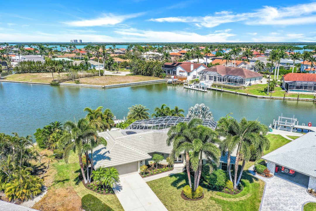 1894 Woodbine Ct, Marco Island, FL 34145