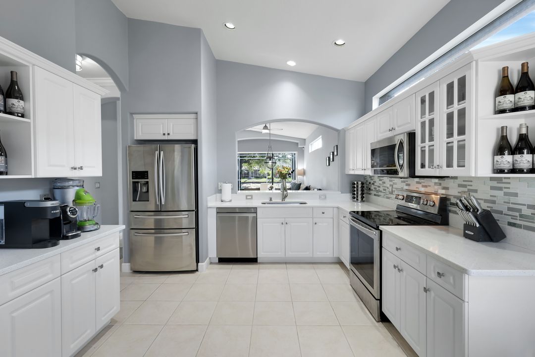 8616 Ibis Cove Cir, Naples, FL 34119