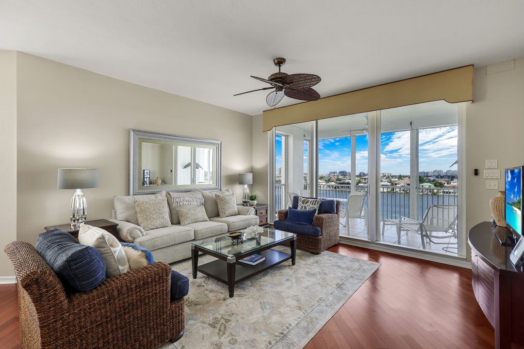 410 Flagship Dr #701, Naples, FL 34108