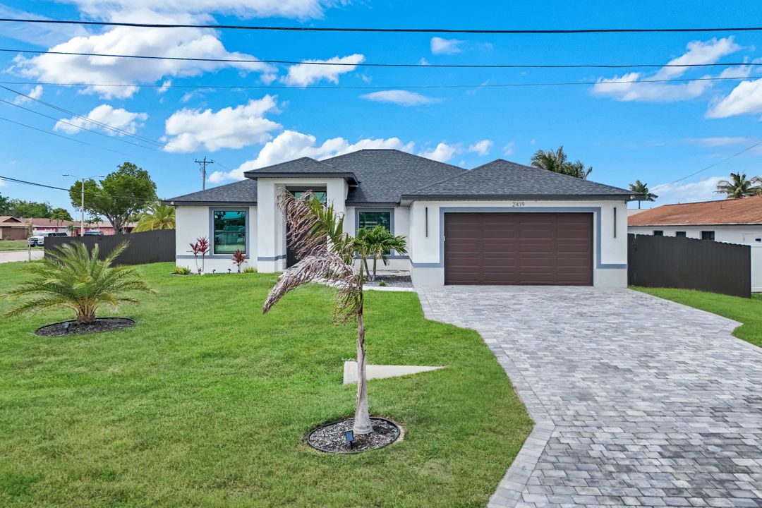 2419 Country Club Blvd, Cape Coral, FL 33990