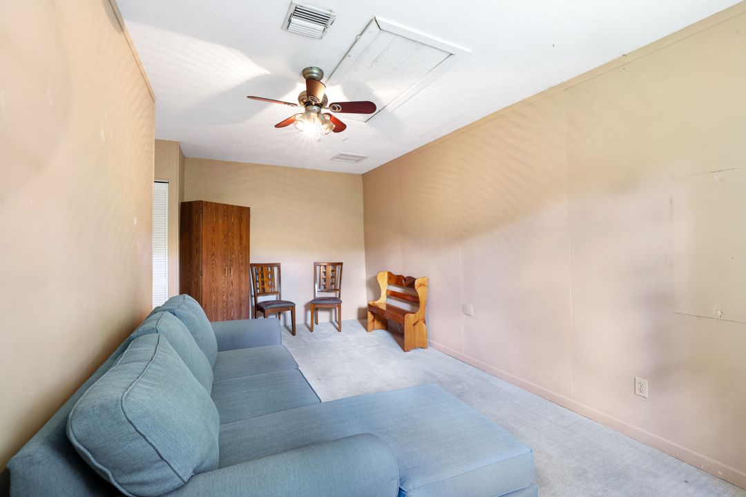 133 Briarcliff Ln, Naples, FL 34113