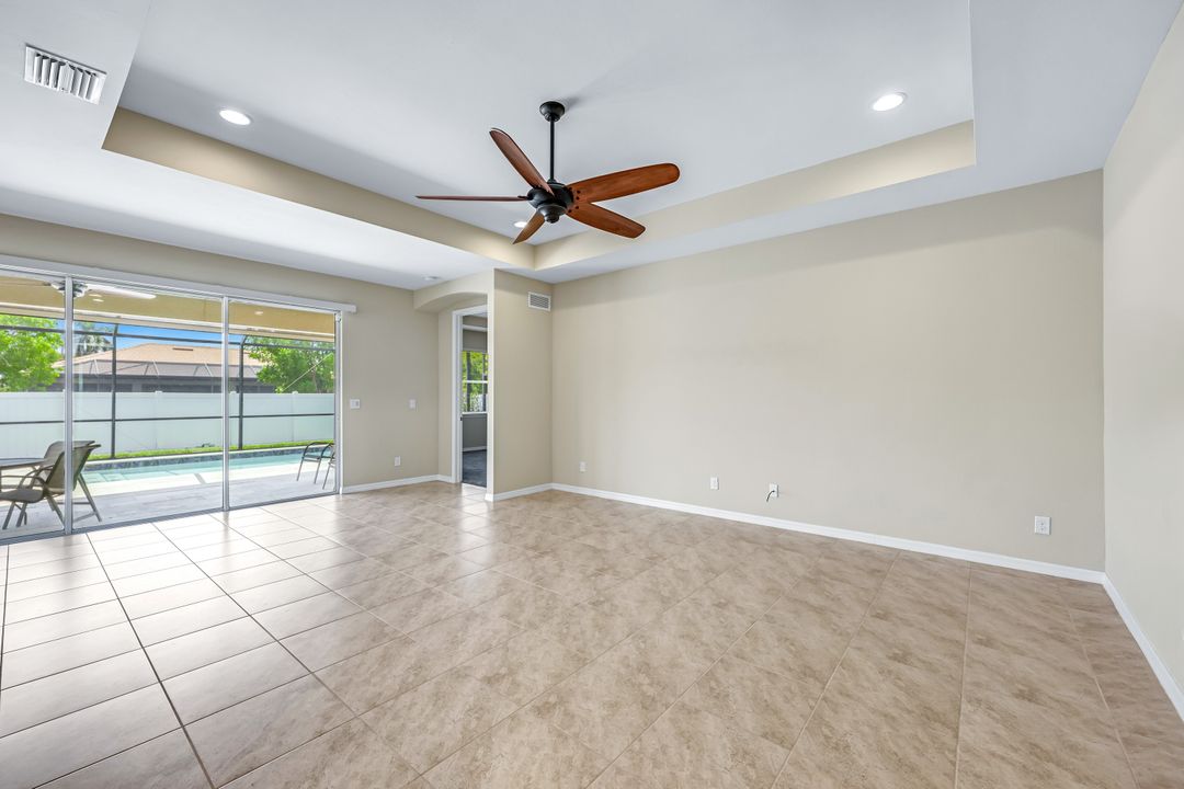 2971 Sunset Pointe Cir, Cape Coral, FL 33914