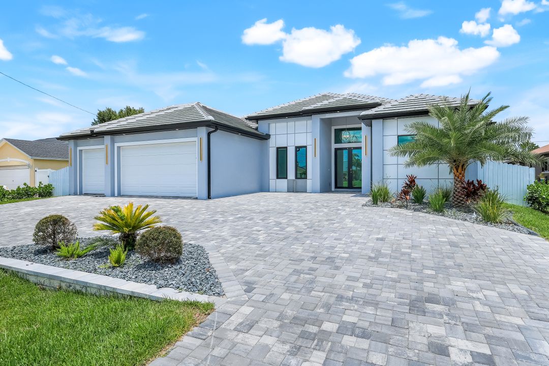 405 Mohawk Pkwy, Cape Coral, FL 33914