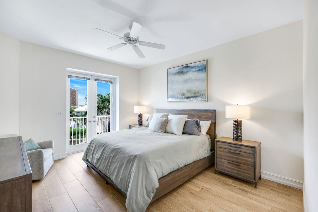 400 Flagship Dr, Naples, FL 34108