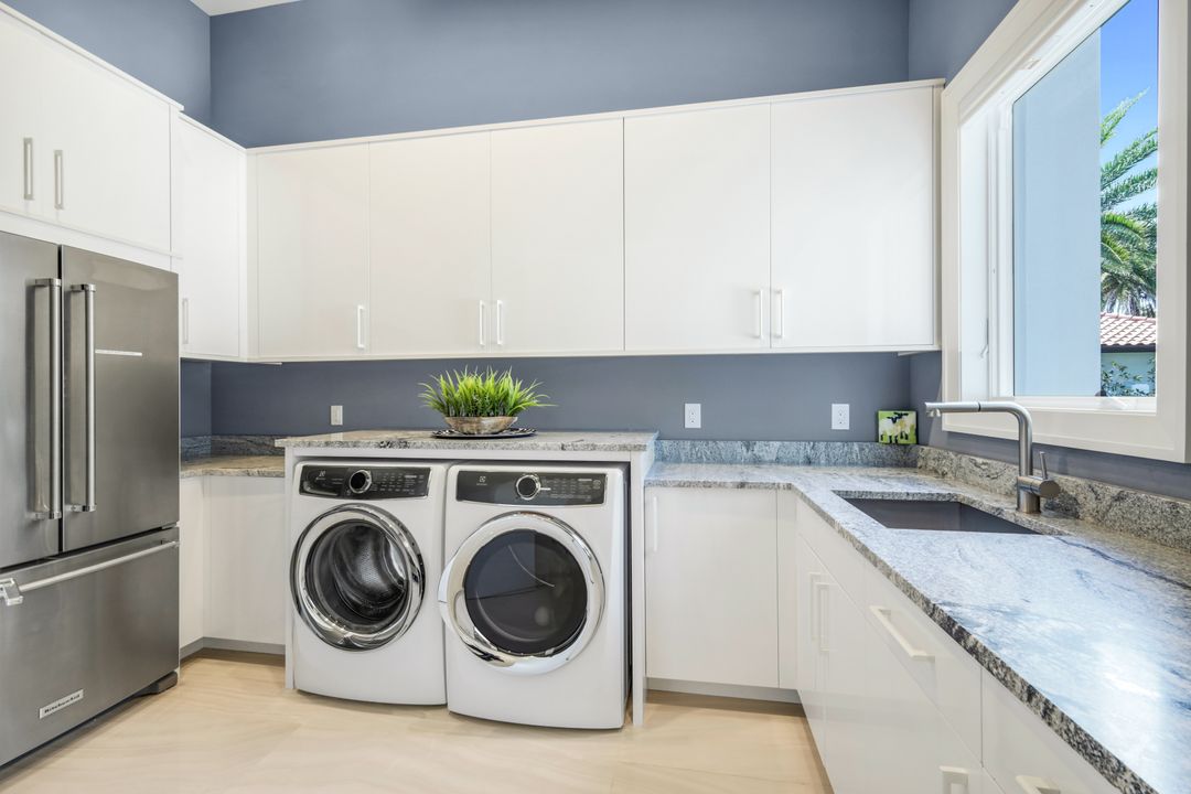 16438 Seneca Way, Naples, FL 34110