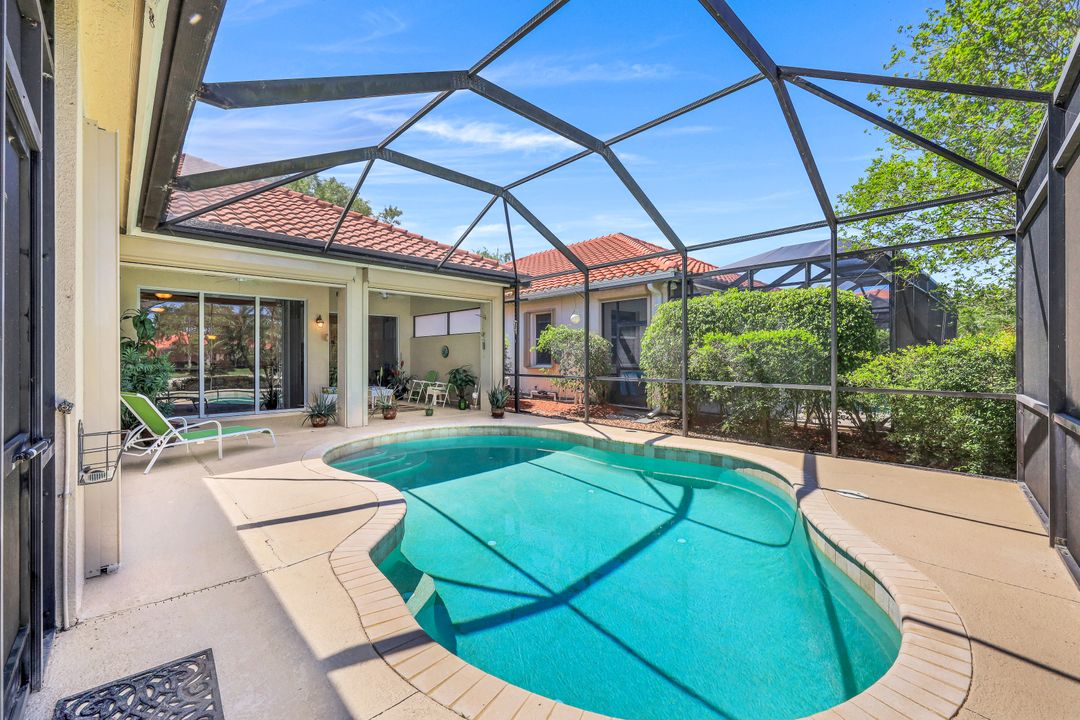 939 Fountain Run, Naples, FL 34119