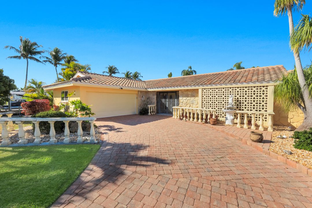 5201 Willow Ct, Cape Coral, FL 33904