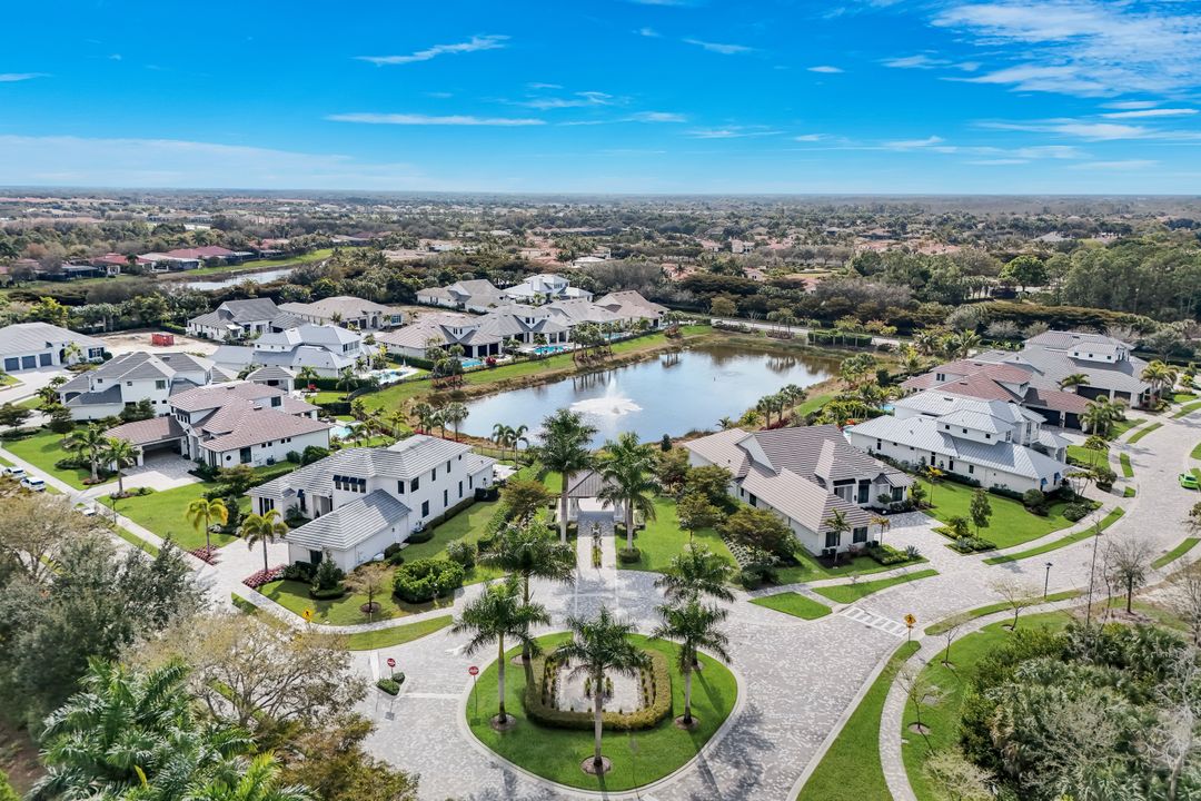 16728 Enclave Cir, Naples, FL 34110