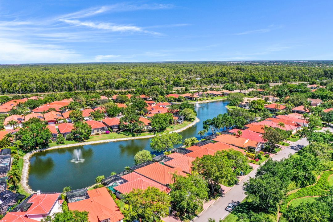 939 Fountain Run, Naples, FL 34119