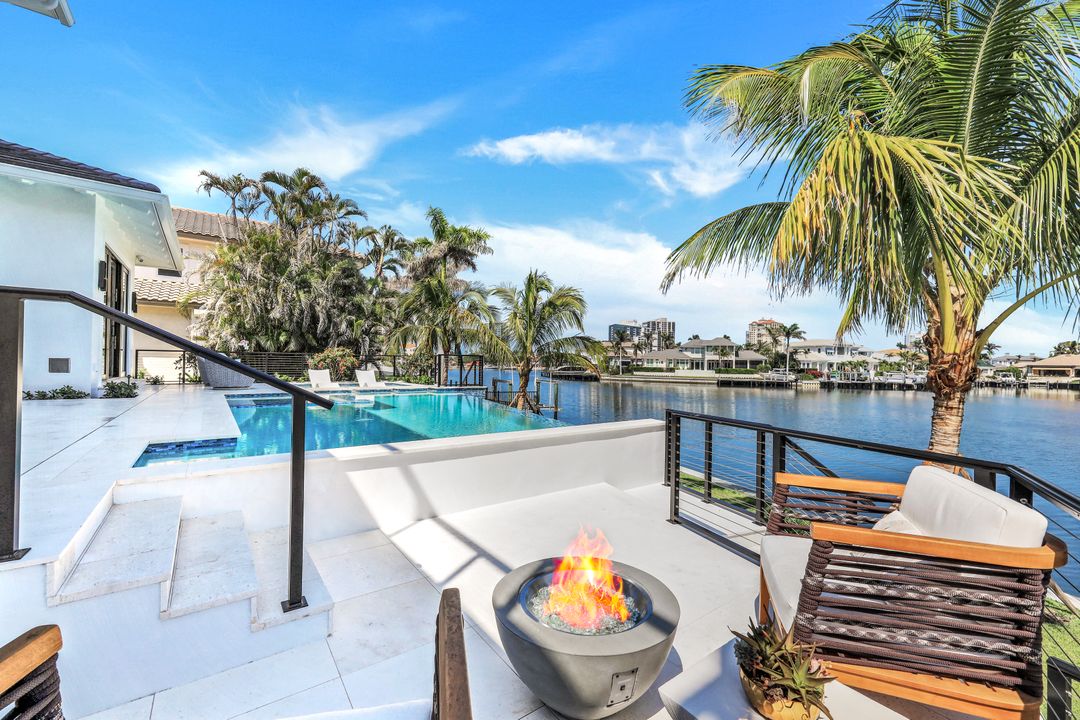 403 Neapolitan Way, Naples, FL 34103