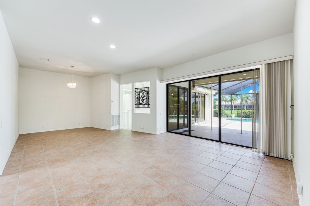 11726 Night Heron Dr, Naples, FL 34119