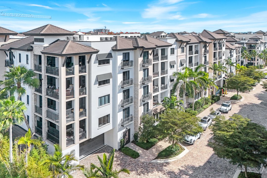 1135 3rd Ave S #209, Naples, FL 34102