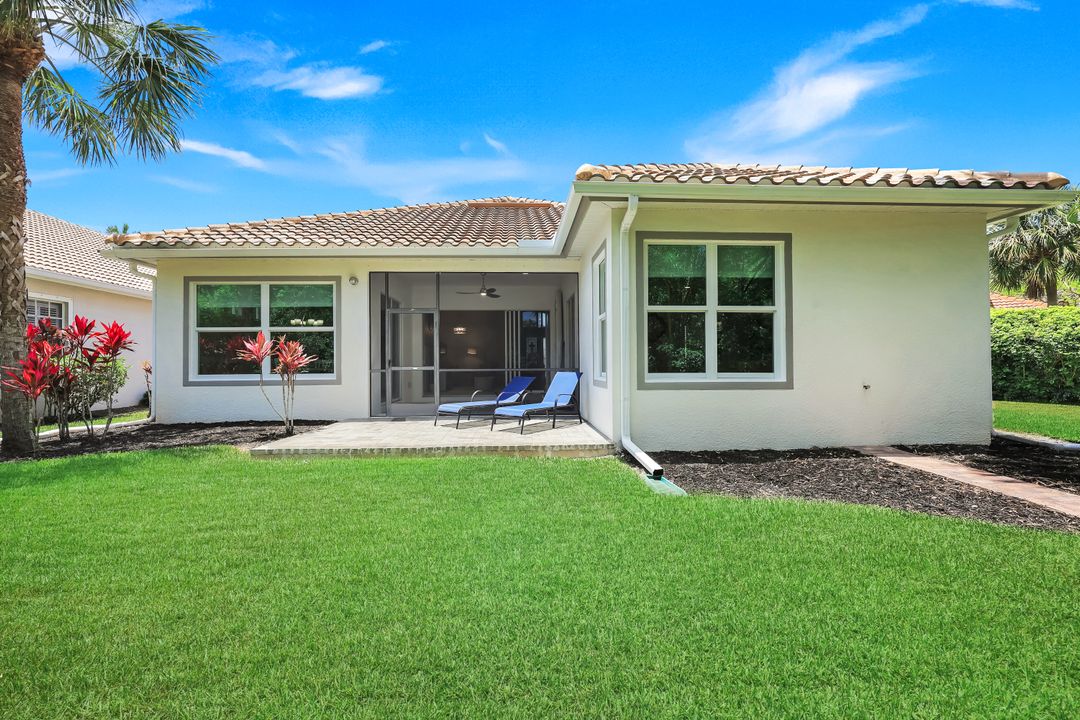 16221 Parque Ln, Naples, FL 34110