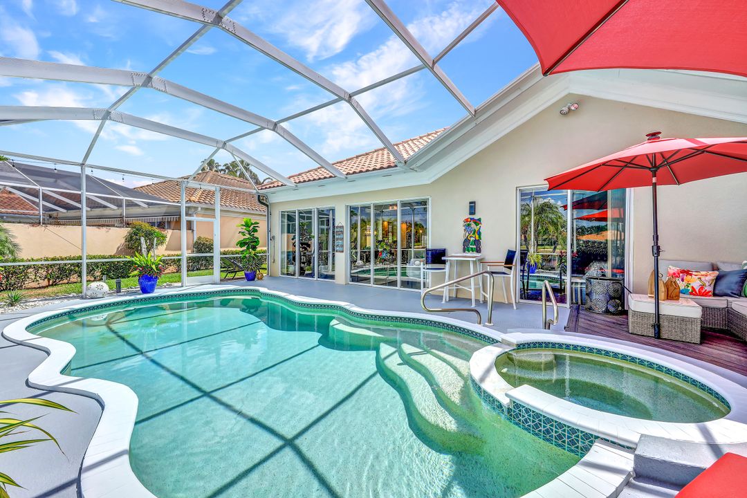 5441 Freeport Ln, Naples, FL 34119