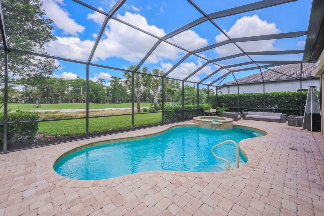 9403 Surfbird Ct, Naples, FL 34120
