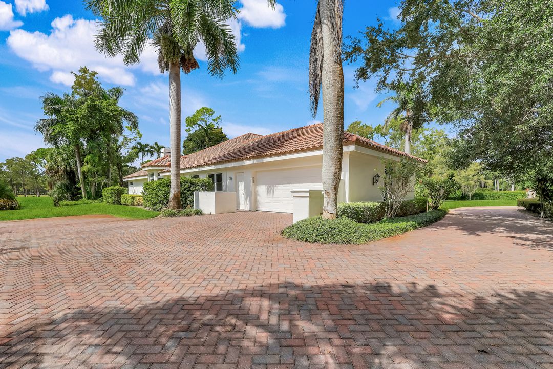 4502 Silver Fox Dr, Naples, FL 34119