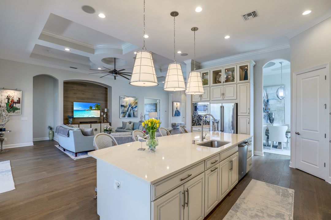 9287 Rialto Ln, Naples, FL 34119