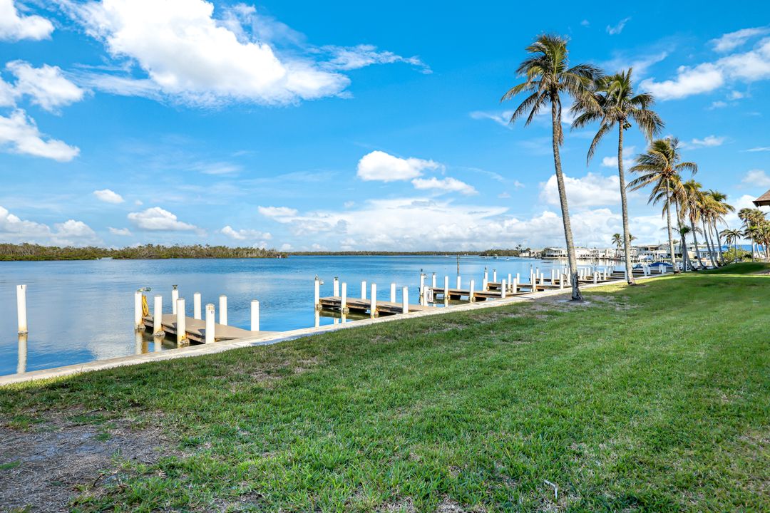 896 Buttonwood Dr #107, Fort Myers Beach, FL 33931