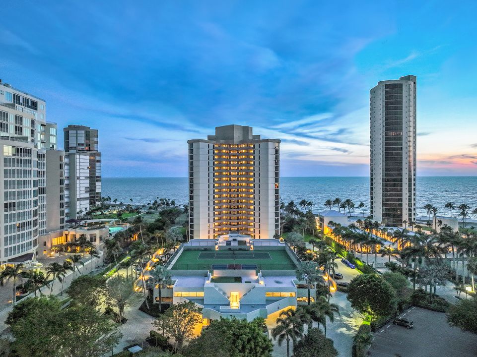 4551 Gulf Shore Blvd N  #301, Naples, FL 34103