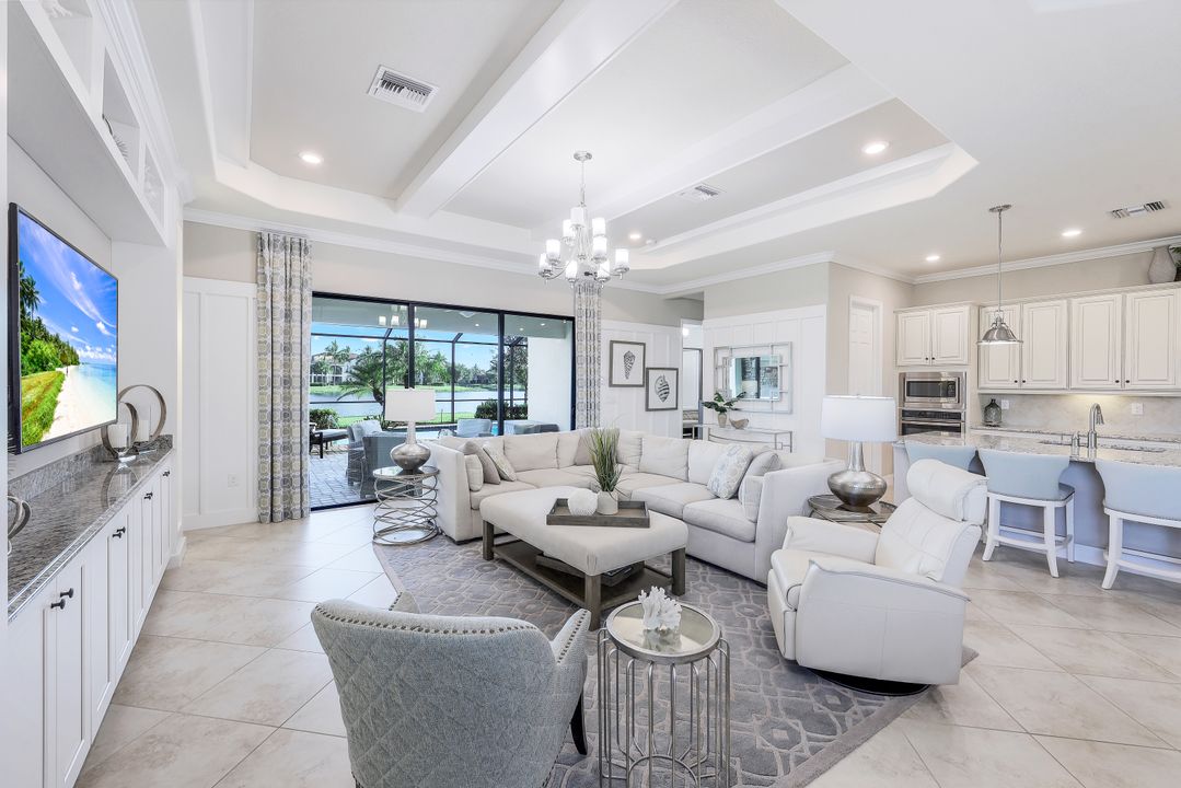 2939 Aviamar Cir, Naples, FL 34114