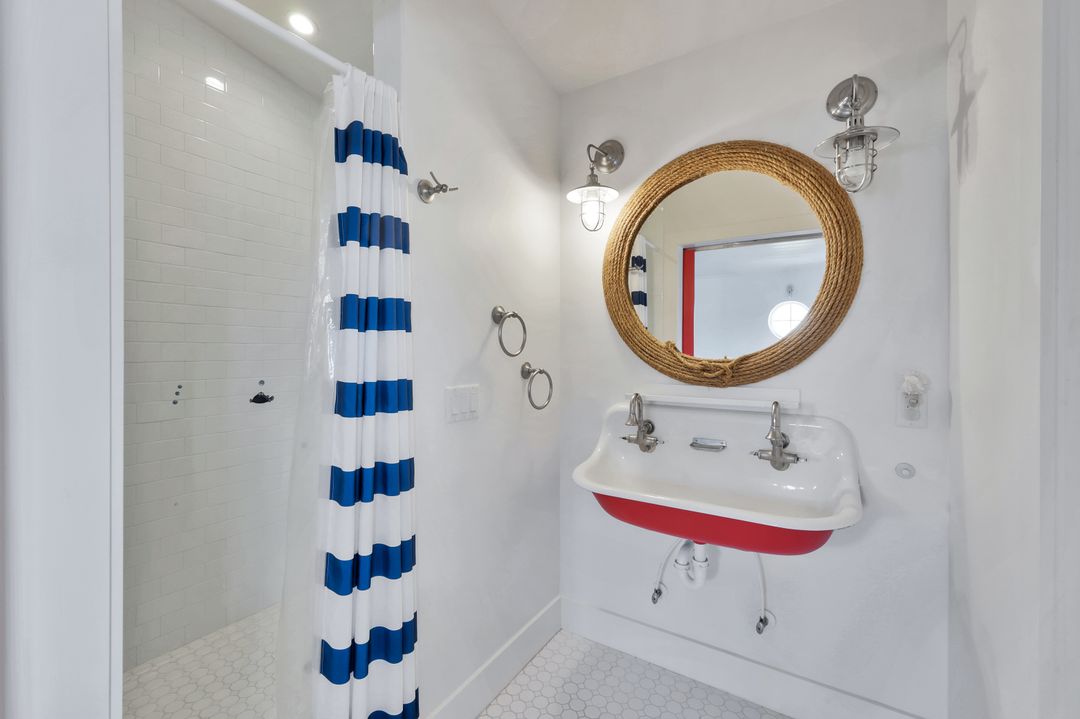 535 93rd Ave N, Naples, FL 34108