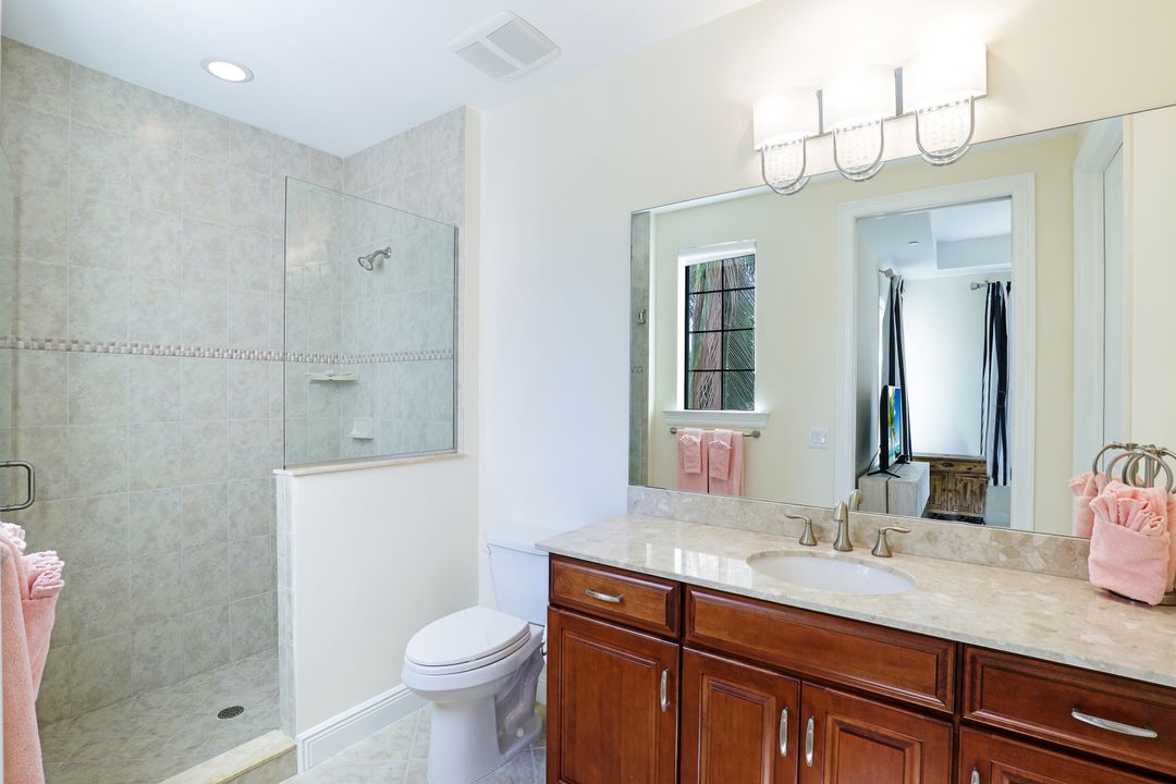 2555 Marquesa Royale Ln #1-101, Naples, FL 34109