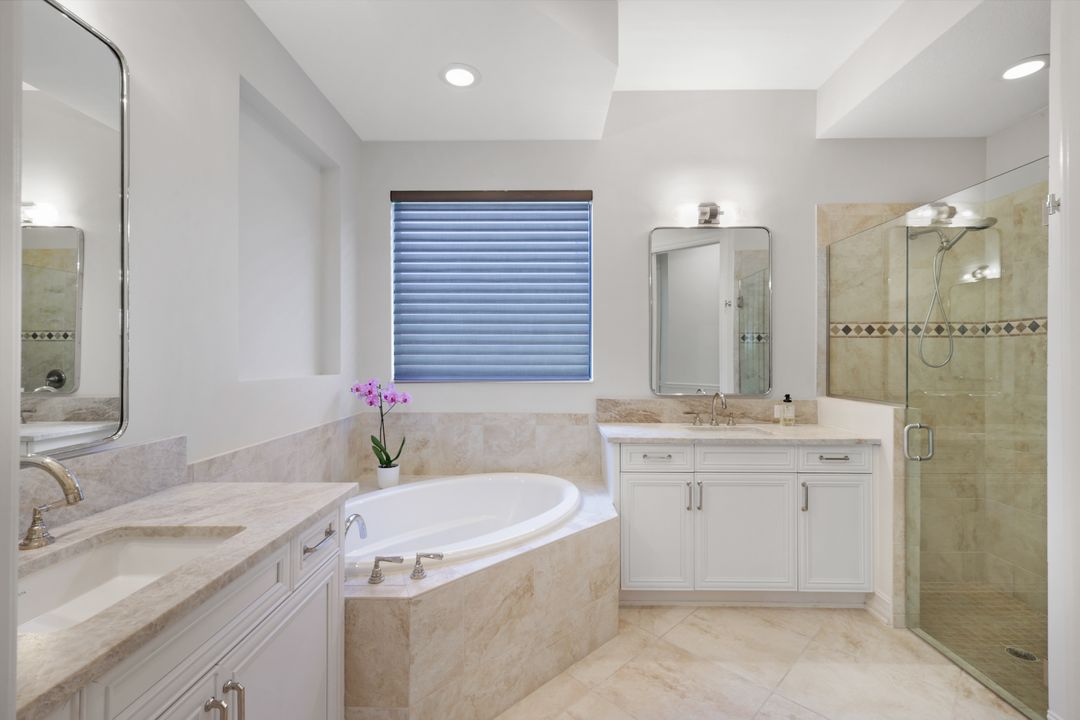 7319 Lantana Cir, Naples, FL 34119